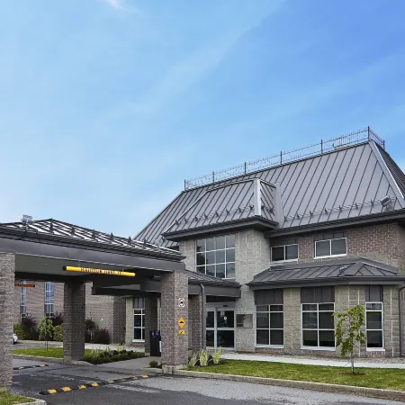 Hôtel Cofortel Отели рядом с достопримечательностью «Ле-Ривьер»