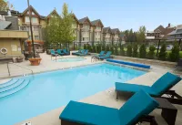 Aava Whistler Hotel - Rooftop Pools