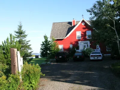 Little Shemogue Inn فنادق في 