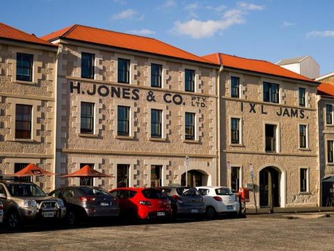 The Henry Jones Art Hotel