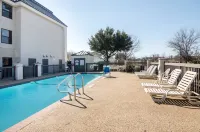 Days Inn by Wyndham Fort Worth North / Fossil Creek