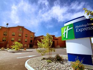 Holiday Inn Express 克拉馬斯