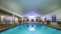 La Quinta Inn & Suites by Wyndham Midwest City - Tinker AFB Hotels in Midwest City