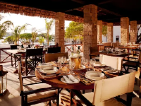 The Majlis Resort Hotels in Shela