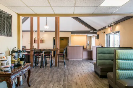 Quality Inn Alexis Rd