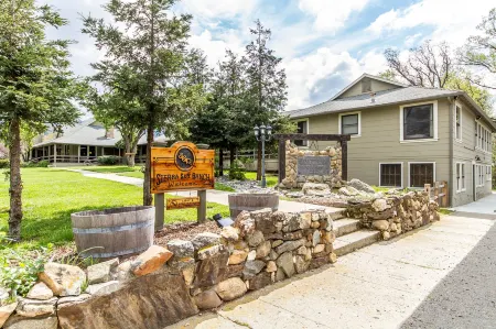 Sierra Sky Ranch Отели рядом с достопримечательностью «Тенайя Лодж эт Йосемити»