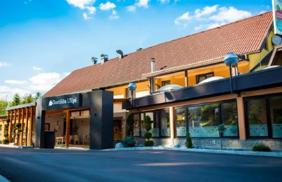 高斯提斯克烏利皮旅館