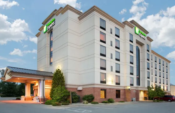 智選假日套房酒店布隆明