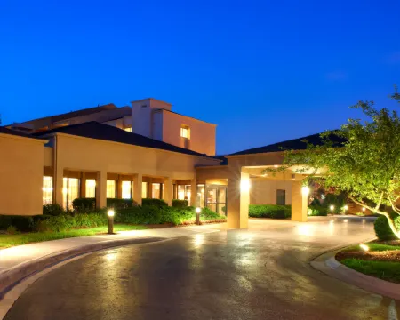 Courtyard Columbus Worthington Hotels in Columbus
