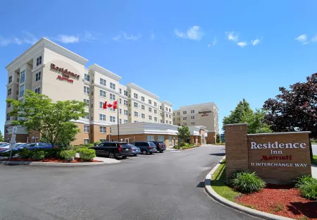 Residence Inn Toronto Vaughan Отели рядом с достопримечательностью «Кортрайт Сентр фор Консервейшен»