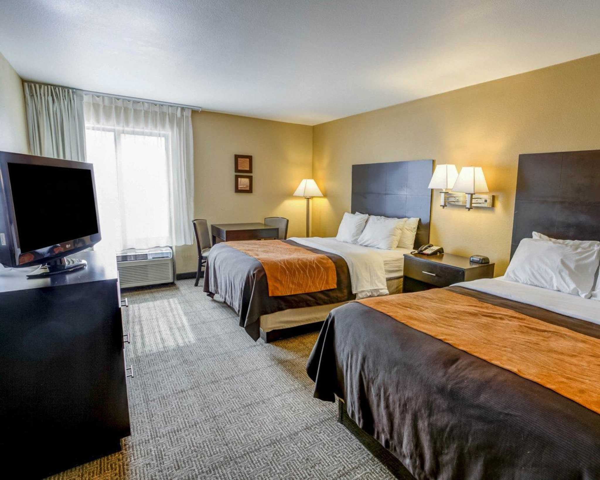 Quality Inn & Suites Lenexa Kansas City