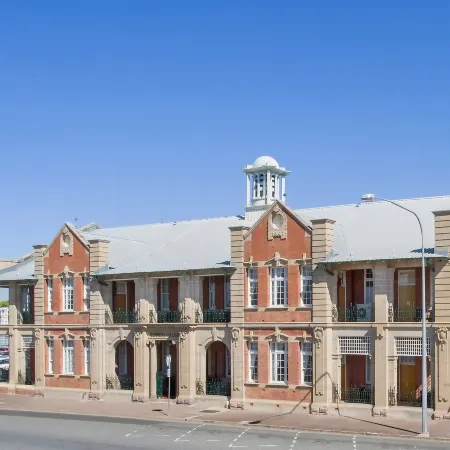 Quality Hotel Regent Rockhampton Отели в г. Рокхемптон