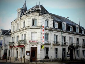 Logis Le Grand Hôtel Restaurant Château du Loir