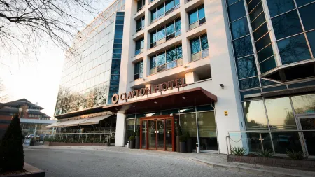 Clayton Hotel Chiswick Отели рядом с достопримечательностью «Дворец Кью»