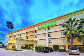 La Quinta Inn & Suites by Wyndham Houston Baytown East