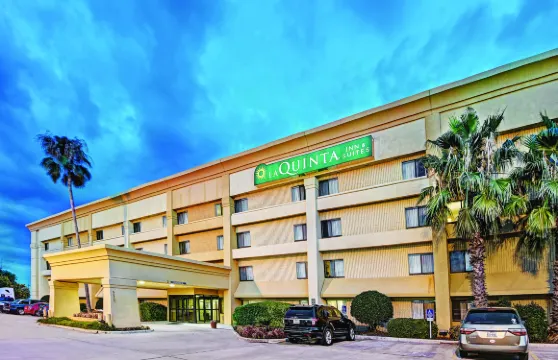 休斯頓貝敦東拉昆塔温德姆套房酒店