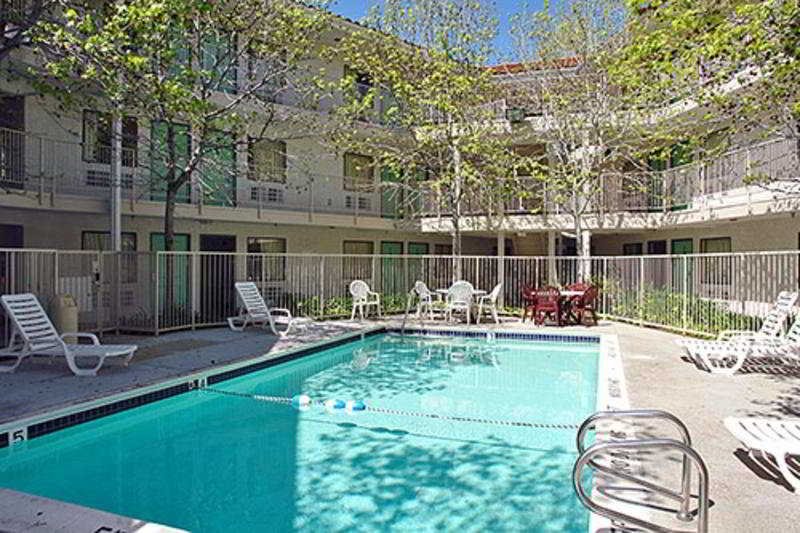 Red Roof Inn & Suites Vallejo
