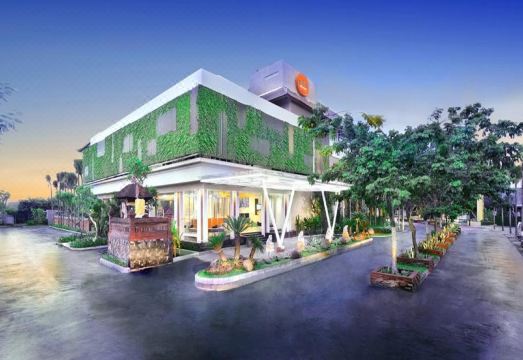 HARRIS SUNSET ROAD BALI Over view