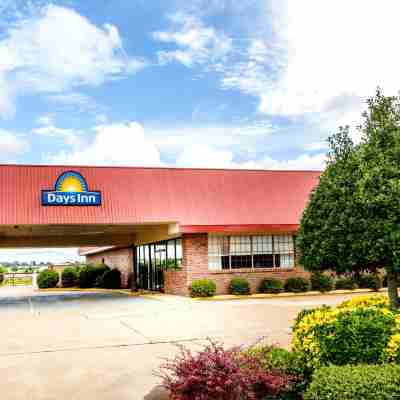 Days Inn by Wyndham Batesville Hotel Exterior