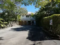 The Cliff House Hotels near Story Bridge