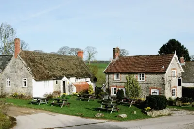 Compasses Inn Hotels in Tisbury