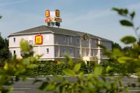 KYRIAD DIRECT Orleans - La Chapelle St Mesmin فنادق في La Chapelle-Saint-Mesmin