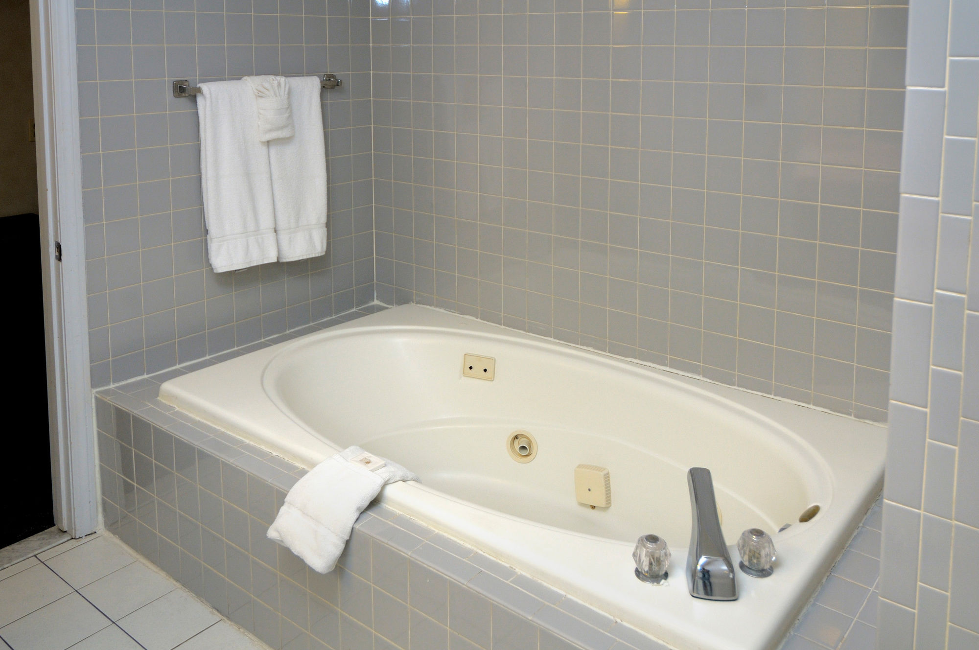 Regency Inn & Suites