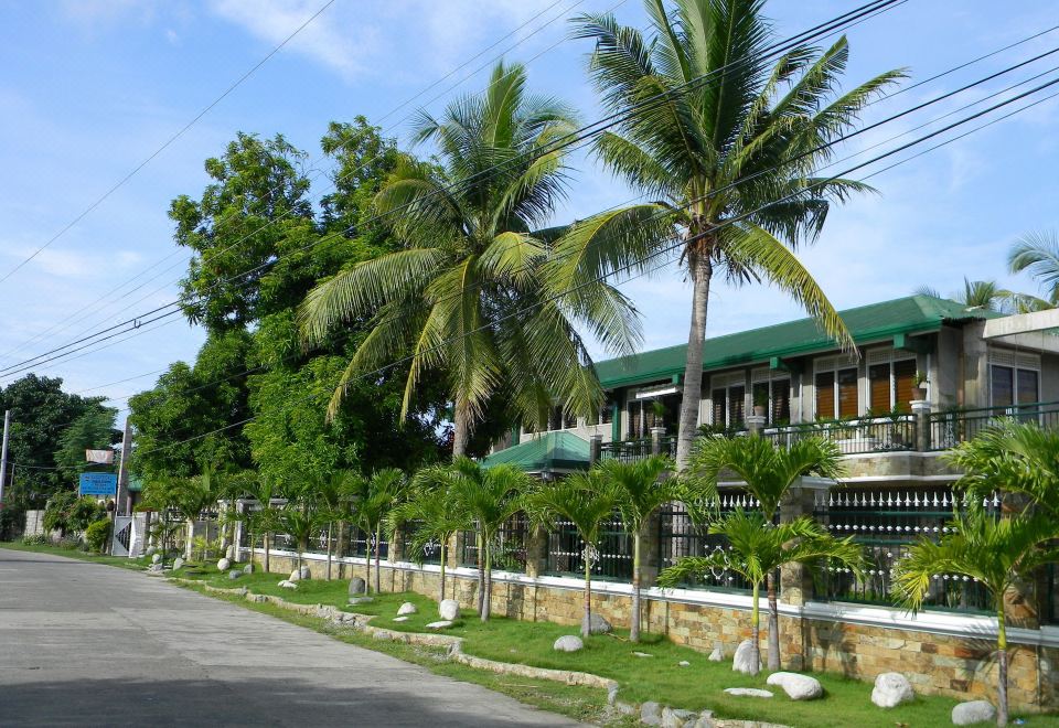 Sea of Dreams Resort - Housity