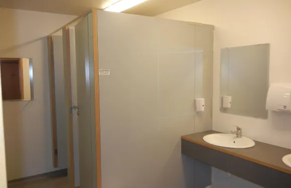 亞歷克斯凱夫拉未克機場旅館