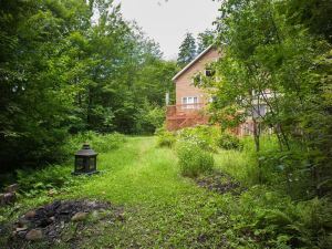 Wentworth Lake Cottage