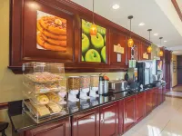 La Quinta Inn & Suites by Wyndham Lindale - breakfast