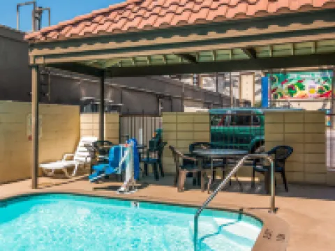 Rodeway Inn Regalodge Hotels in Glendale