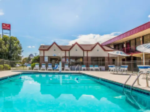 Quality Inn Asheville Airport Hotels in Fletcher