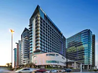 Novotel Abu Dhabi Al Bustan Hotel dekat Abu Dhabi Corniche and Breakwater