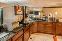 Econo Lodge Inn & Suites Monroe - breakfast