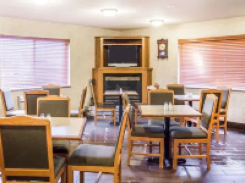 Quality Inn & Suites Hotels in Door County