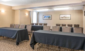 Comfort Inn & Suites Piqua-Near Troy-I75