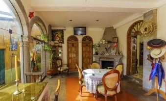 Fuente de Agua Hotel - Housity