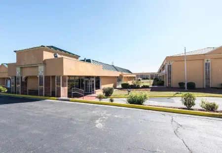 Royal Inn Отели в г. Алкоа