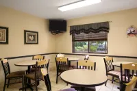 Super 8 by Wyndham Alexandria MN فنادق في Alexandria