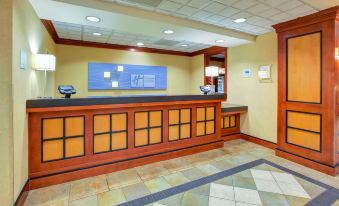 Holiday Inn Express & Suites Fort Wayne