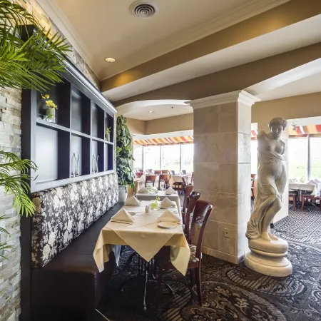 Monte Carlo Inn Vaughan Suites