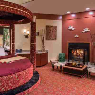 Inn of the Dove Romantic Luxury & Business Suites Rooms