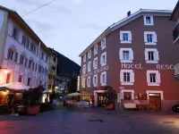 Genusshotel Goldene Rose Hotels in Silandro