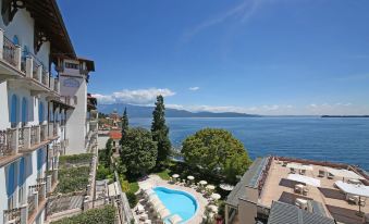 Hotel Savoy Palace