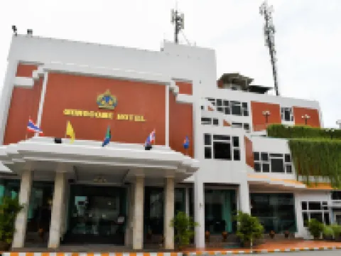 Wangcome Hotel Hotels near Wat Phra Kaew