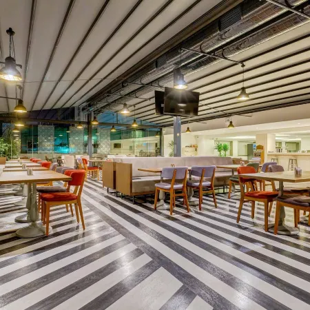 Plus Hotel Bostanci Atasehir Отели рядом с достопримечательностью «Козьятаги»