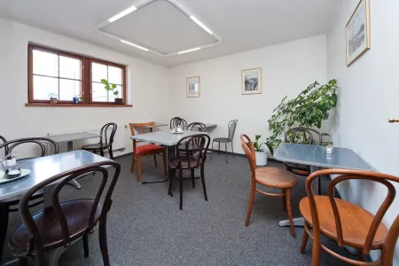 Hostel Little Quarter Отели рядом с достопримечательностью «Чумная колонна Святой Троицы»