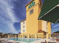 La Quinta Inn & Suites by Wyndham Fort Worth Arlington West