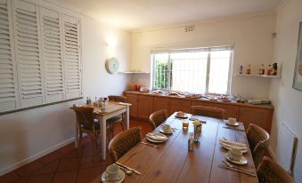 Paradiso Guesthouse & Self-Catering Cottage